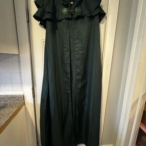 Elegant Dark Green Ruffled Cape